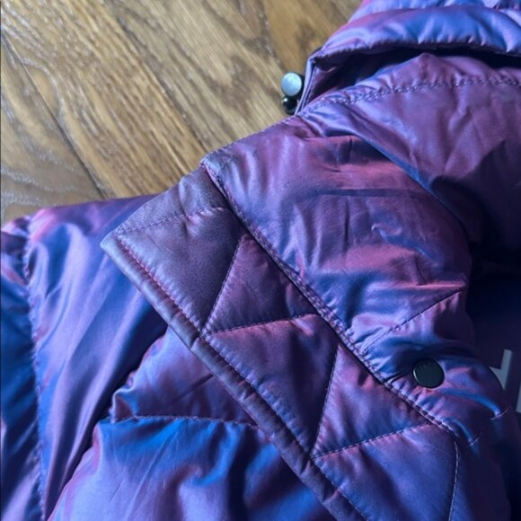 aritzia TNA Super Puff shorty Iridescent Purple Blue Puffer Jacket M like new - Picture 4 of 9